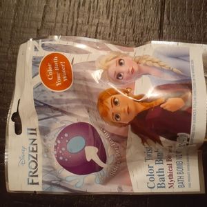 Frozen 2 Color Twist Bath bomb